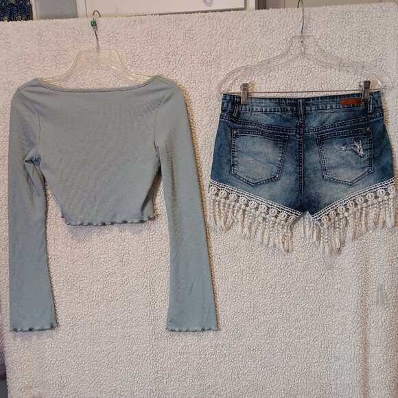 L.E.I. Ashley Low Rise Junior Size 9 Lace Fringe Shorts & Shein Medium Crop Top - Picture 10 of 16
